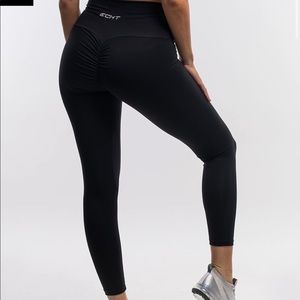 ECHT black Scrunch booty leggings